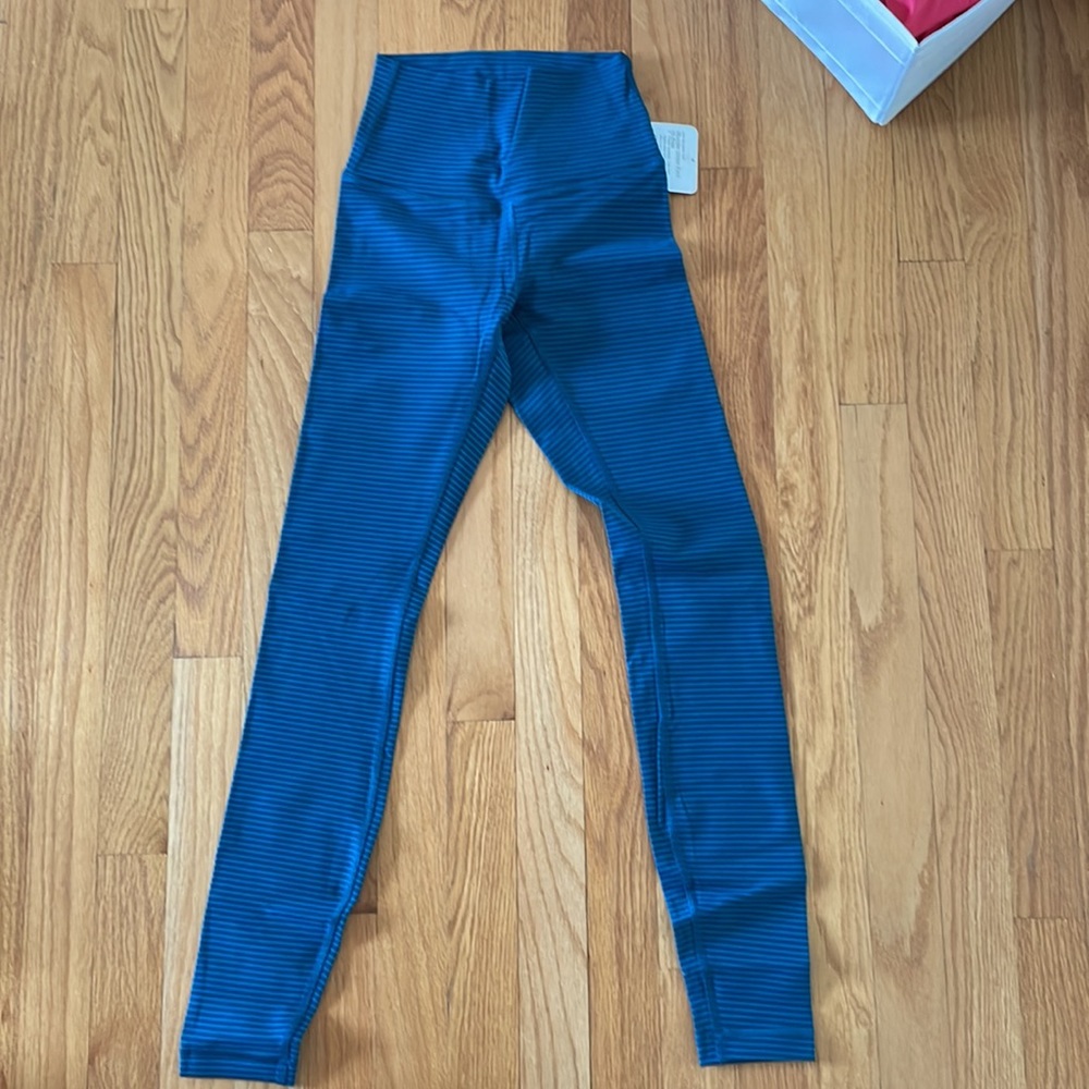NWT lululemon wunder under pant